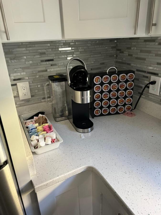 Hugh'S And Nora'S Place To Stay 뉴욕 외부 사진