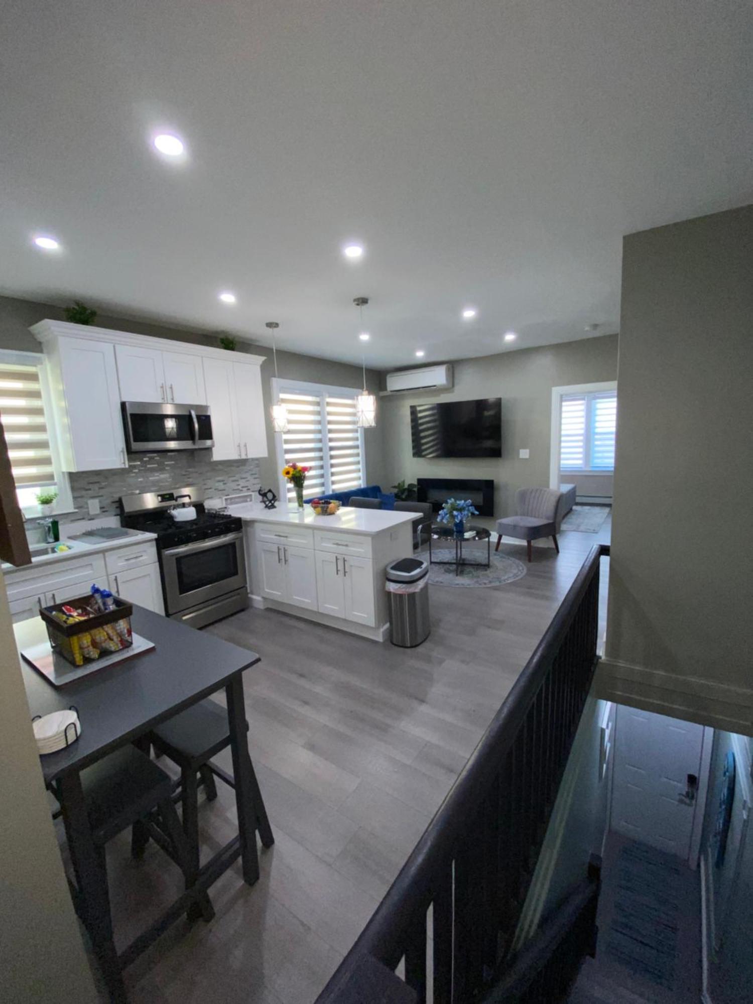 Hugh'S And Nora'S Place To Stay 뉴욕 외부 사진